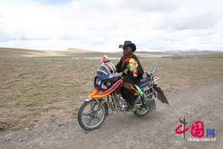 国产机车翻越唐古拉山视频,国产机车勇闯世界屋脊壮丽瞬间