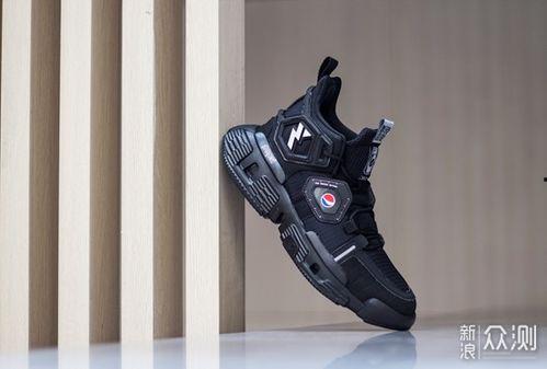 黑色国产潮鞋视频