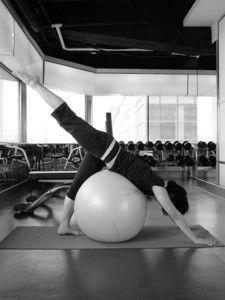 国产瑜伽球视频下载,跟随国内教程轻松塑形