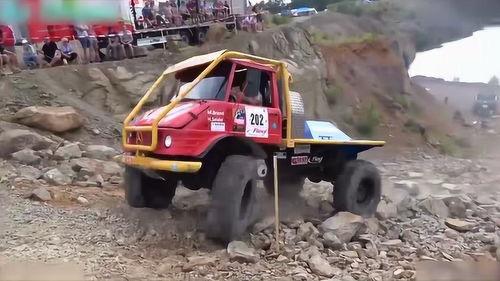 国产卡车爬山坡视频播放,挑战极限的爬坡壮举