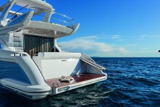 国产游艇求婚音乐视频  第3张