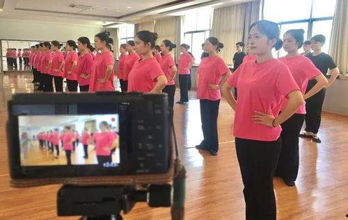 国产空乘免费视频,免费视频带你走进空中服务世界  第2张