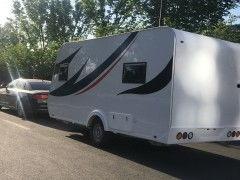 7米长国产拖挂房车视频,移动家园的舒适体验  第2张